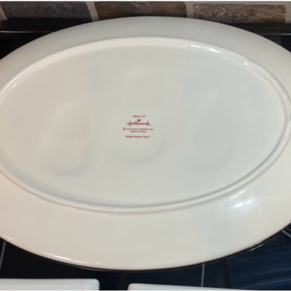 New Hallmark snowman oval ceramic plate, great for charcuterie or cookies - Picture 2 of 5